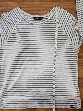 The North Face Women's Cotton Long  Sleeve Shirt Sz L